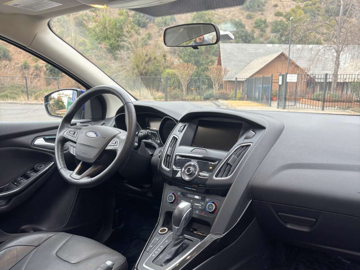 Ford New Focus Titanium 2.0 Aut — foto 10 de 10