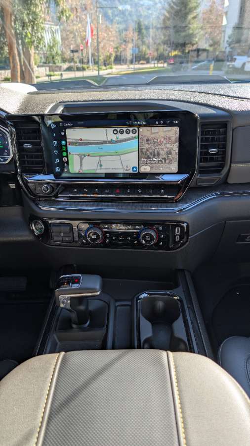 Chevrolet Silverado — foto 24 de 31
