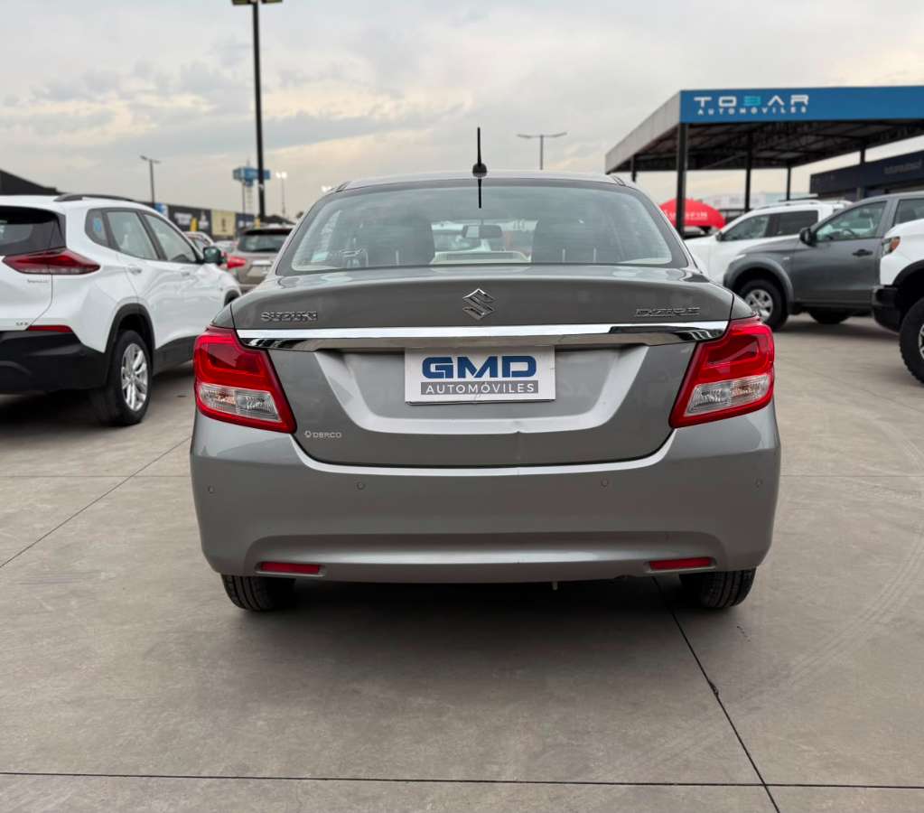 Suzuki Dzire — foto 6 de 17