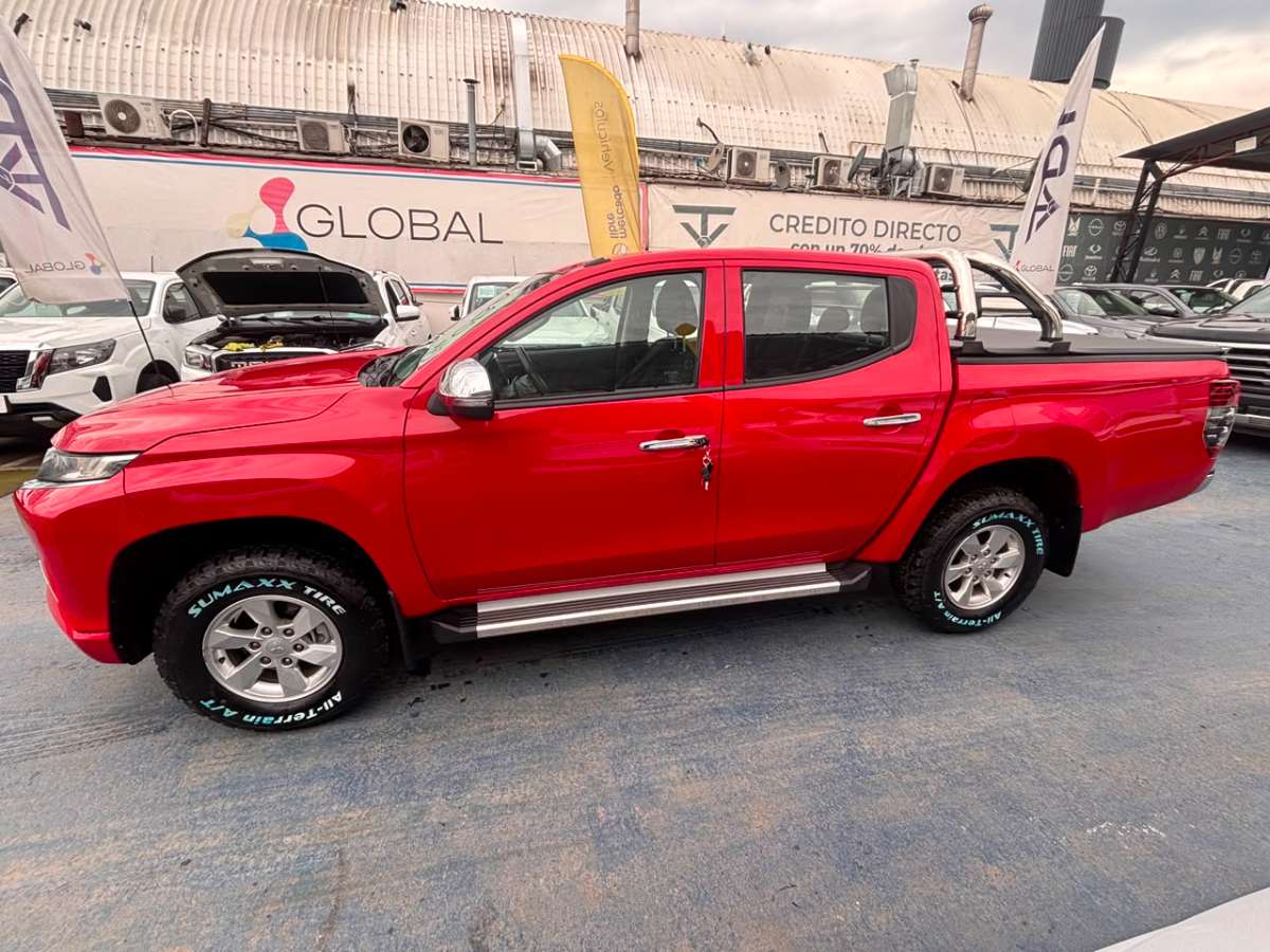 Mitsubishi L200 — foto 5 de 8