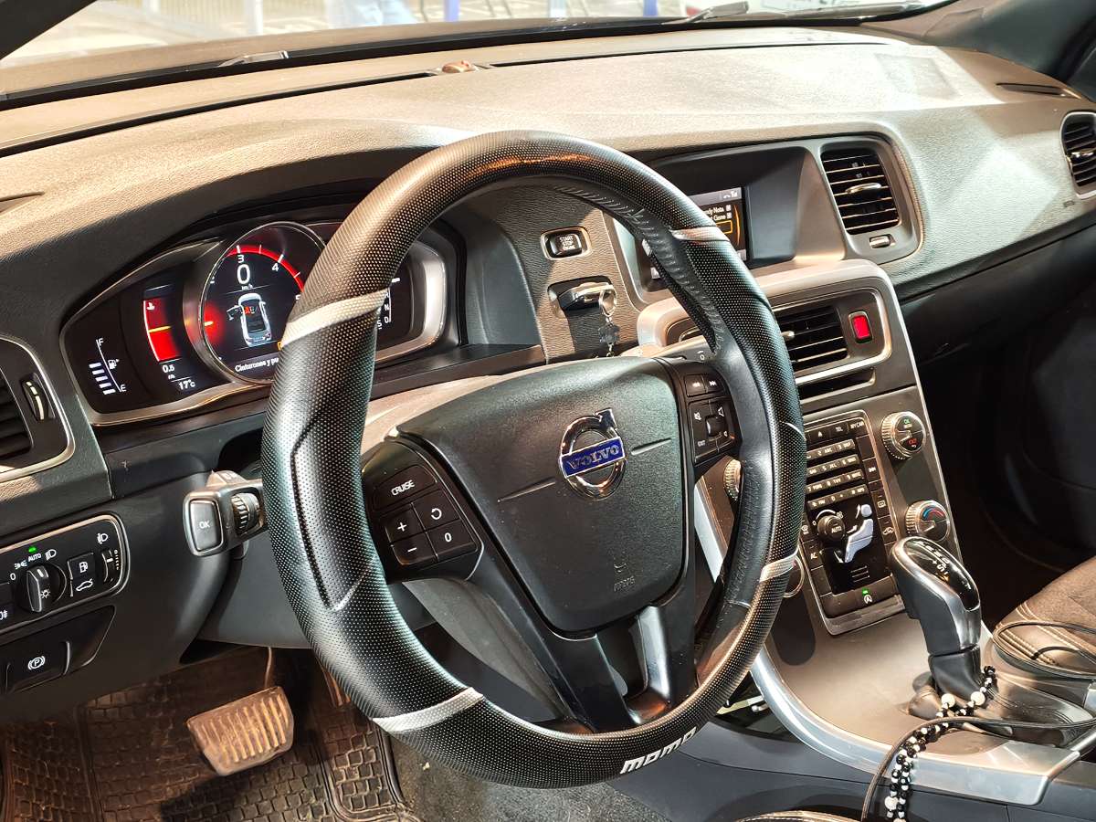 Volvo S60 D2 Comfort Aut — foto 7 de 9
