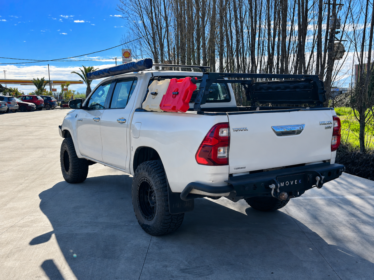 Toyota Hilux — foto 11 de 11