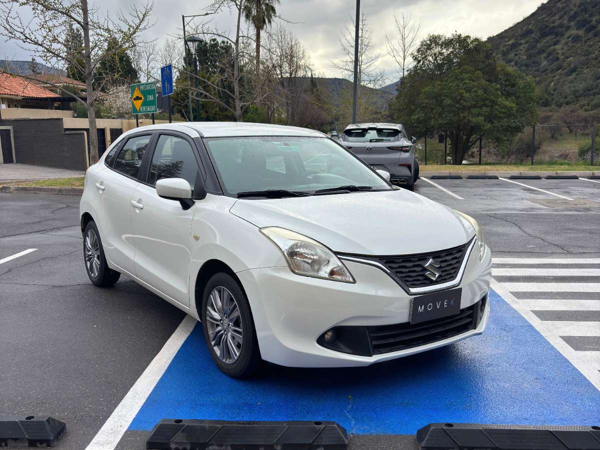Suzuki Baleno — foto 3 de 10