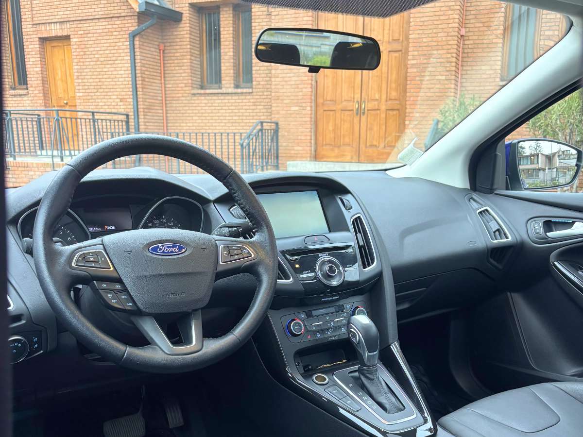 Ford New Focus Titanium 2.0 Aut — foto 8 de 10
