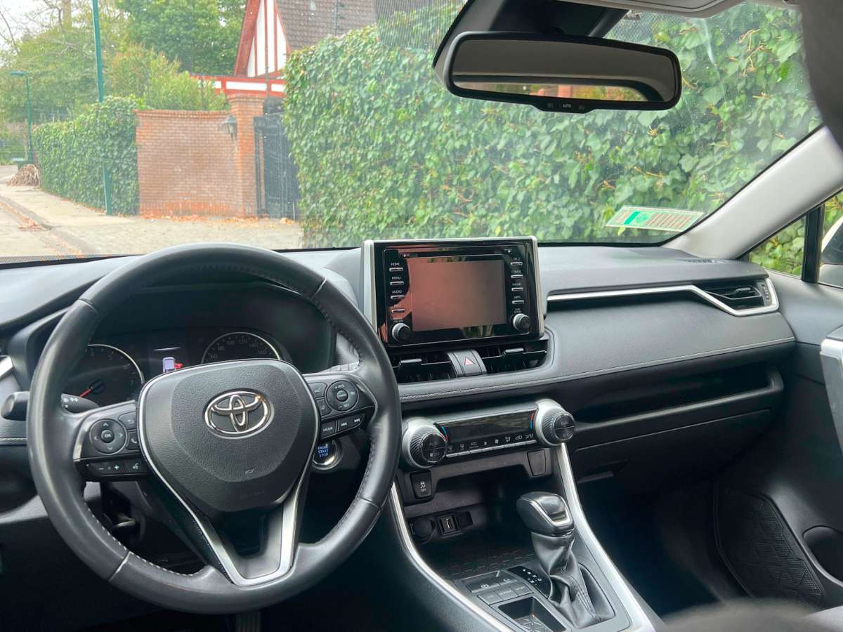 Toyota RAV4 — foto 6 de 7