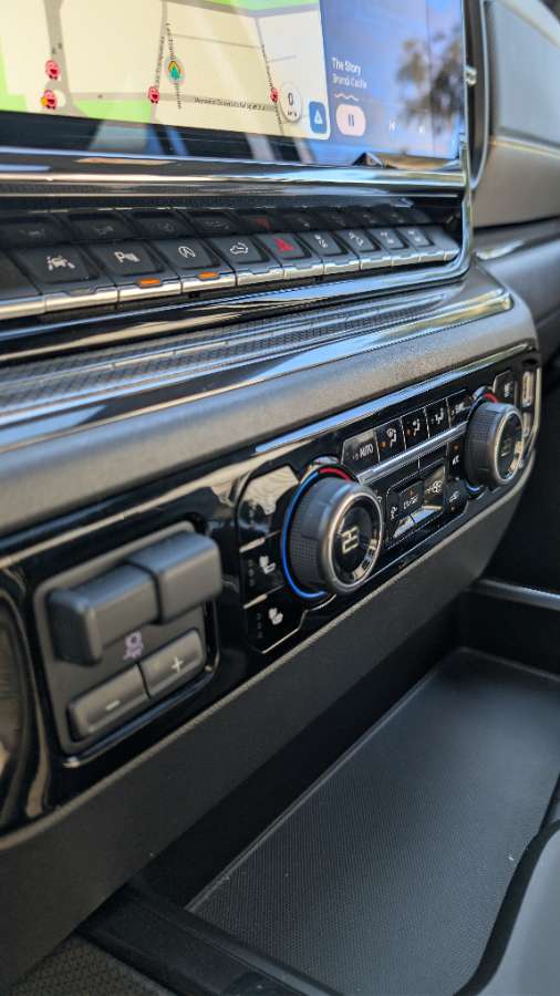 Chevrolet Silverado — foto 25 de 31