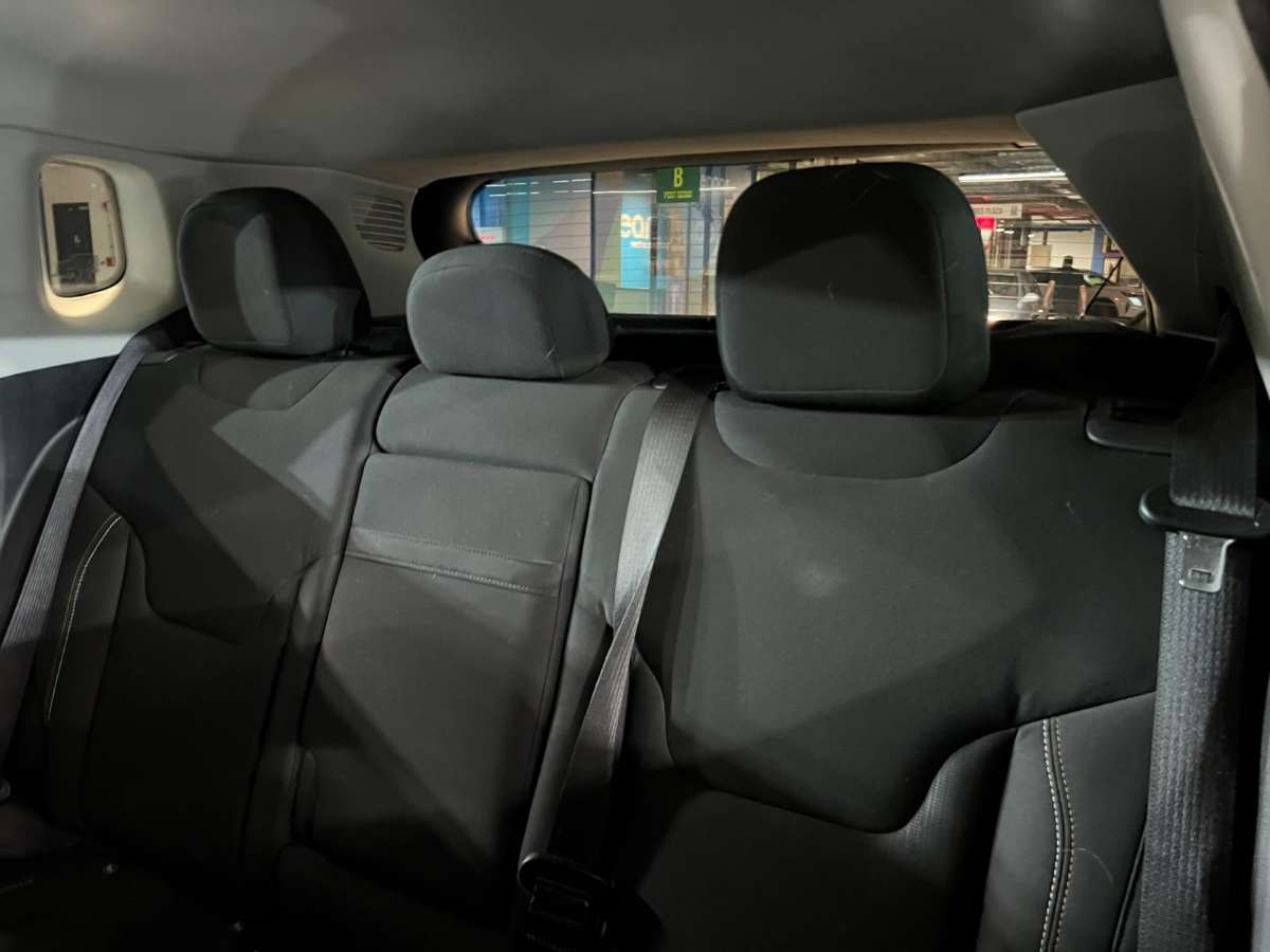 Jeep Compass — foto 21 de 21