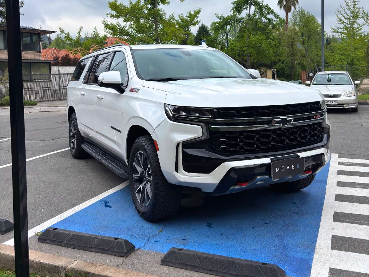 Chevrolet Suburban — foto 3 de 10
