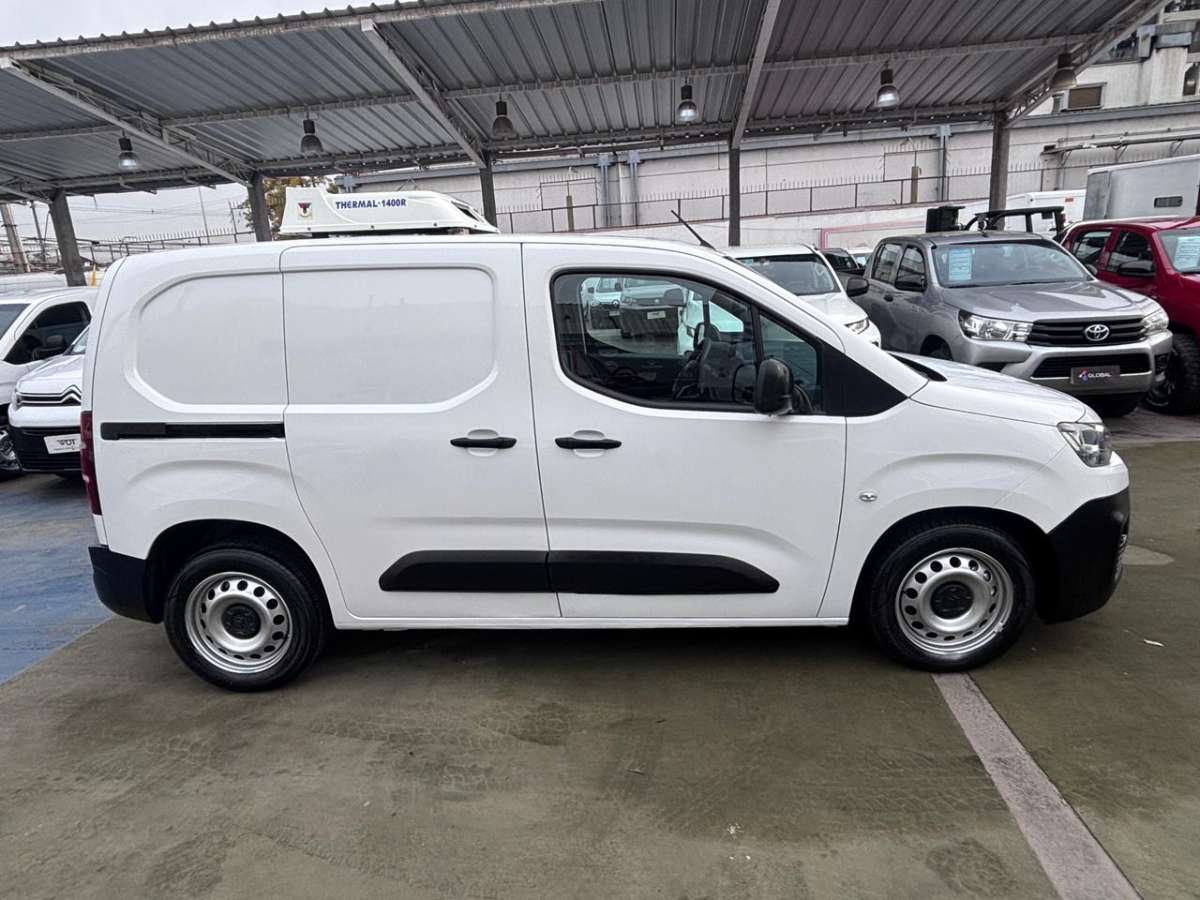 Citroën Berlingo K9 — foto 4 de 8