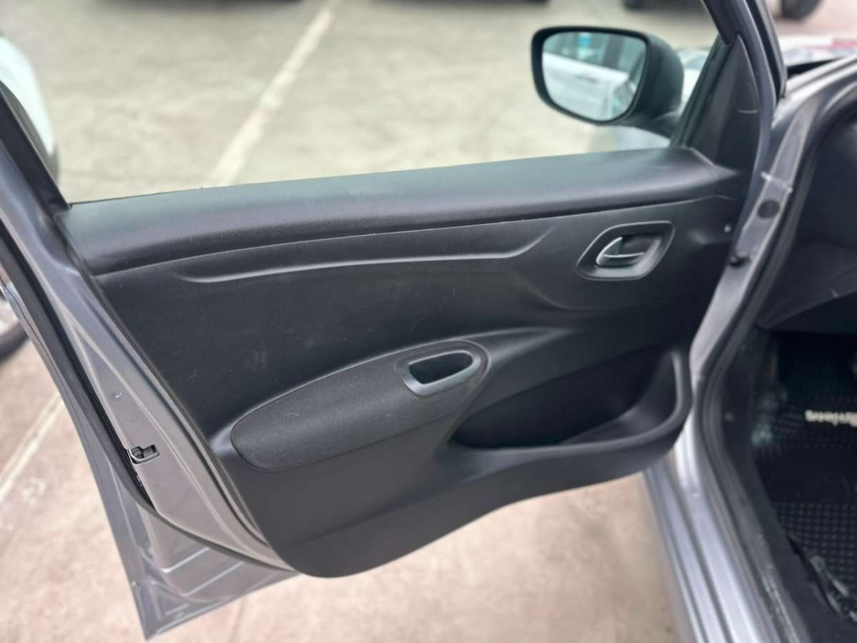 Peugeot 301 Active Vti1.6 Aut — foto 9 de 17