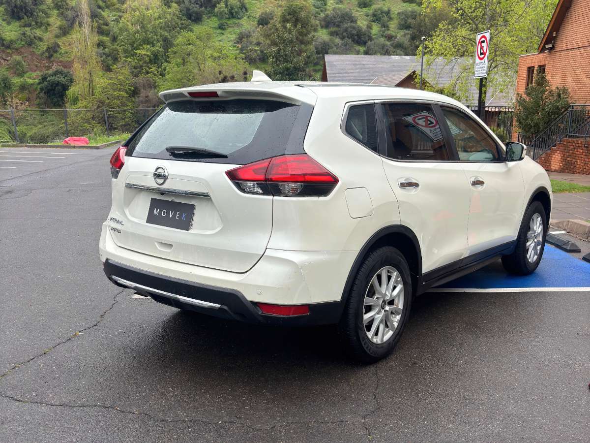 Nissan X-Trail — foto 4 de 10