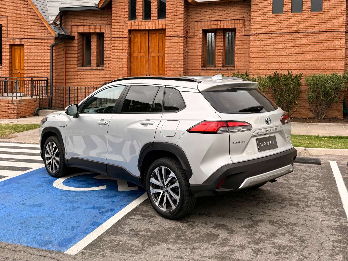 Toyota Corolla Cross — foto 6 de 10