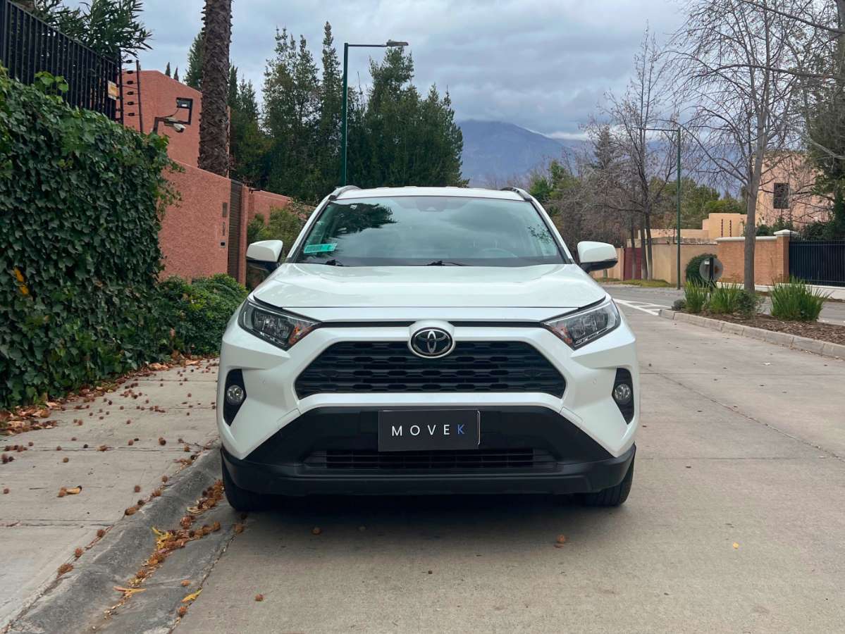 Toyota RAV4 — foto 2 de 7