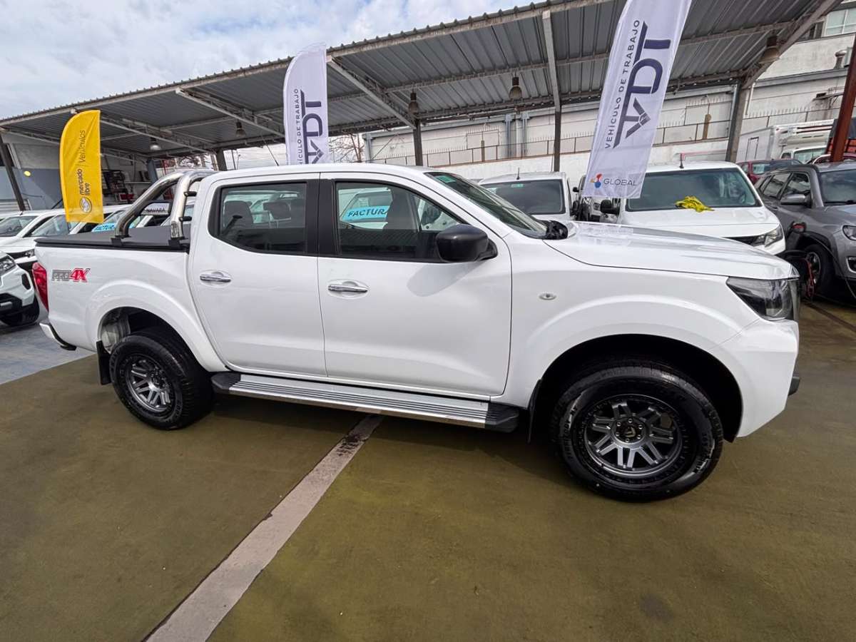 Nissan Navara — foto 5 de 8