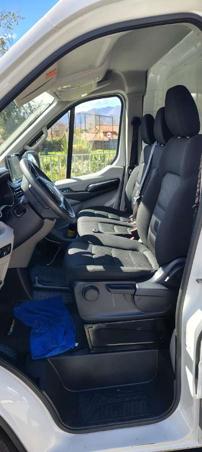 Maxus Deliver 9 — foto 8 de 9