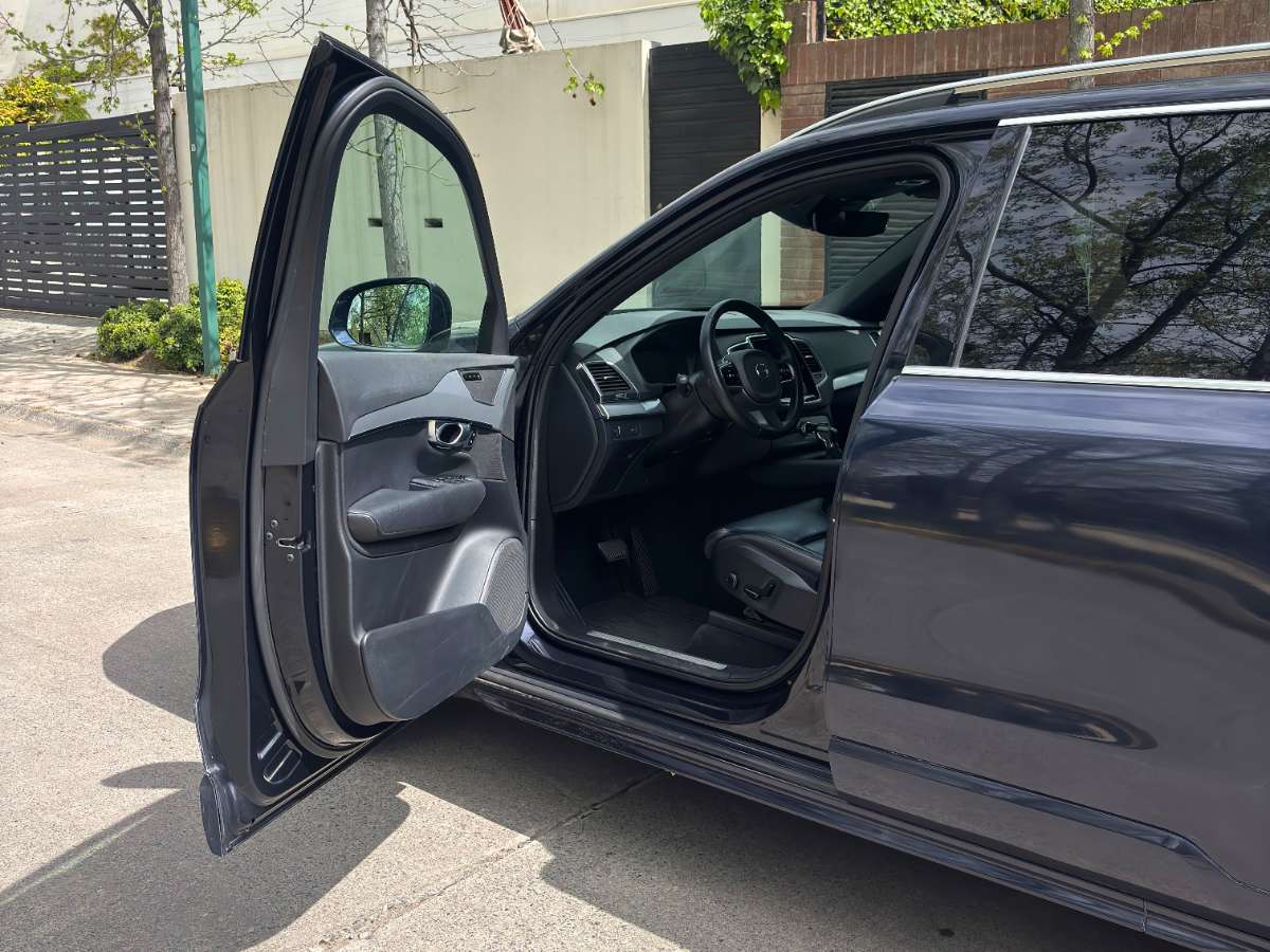 Volvo XC90 — foto 7 de 10