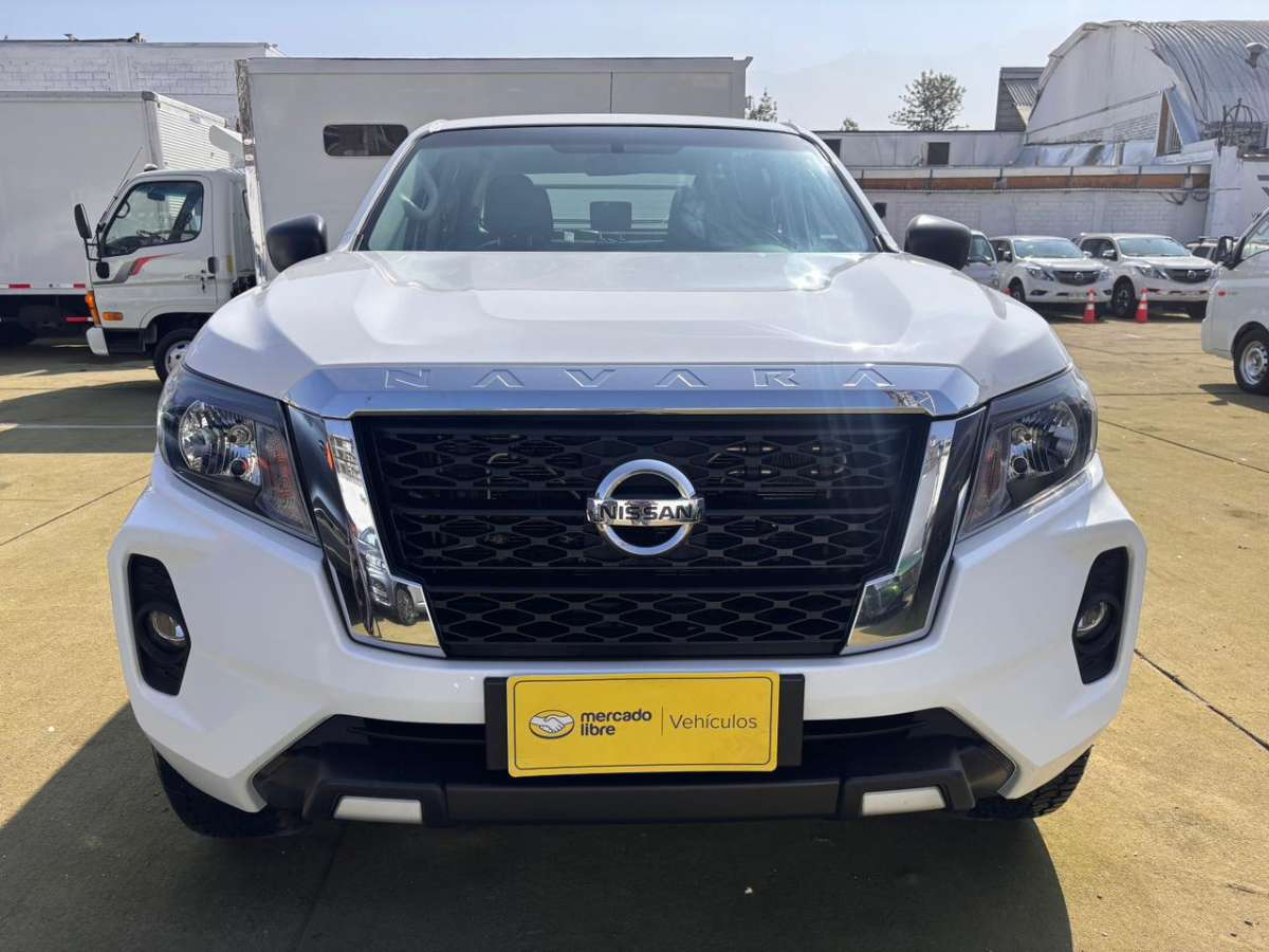 Nissan Navara D Cab — foto 2 de 8