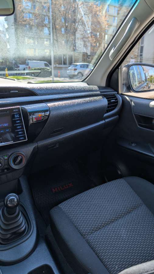 Toyota Hilux — foto 19 de 20