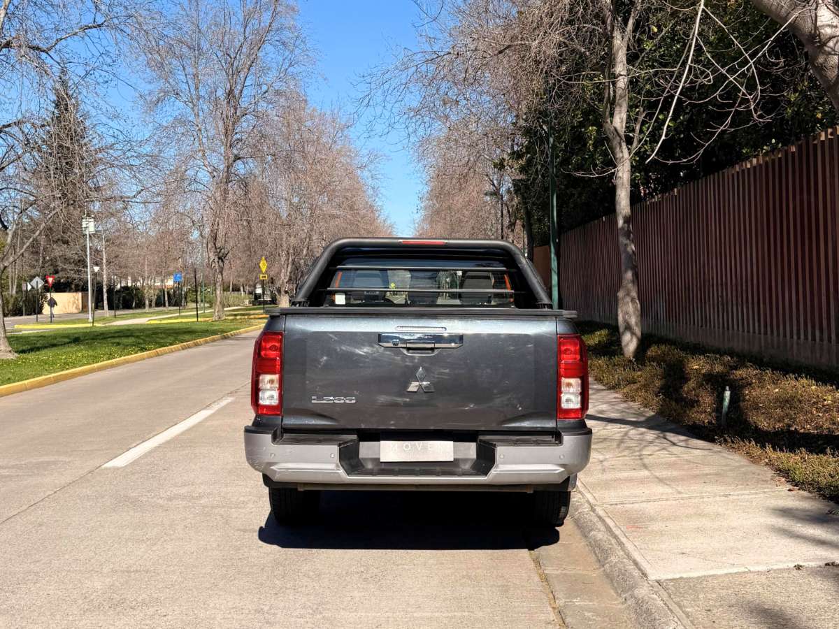 Mitsubishi New L200 — foto 6 de 10