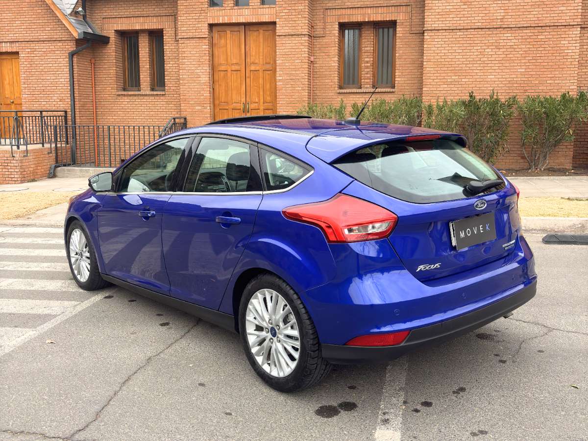 Ford New Focus Titanium 2.0 Aut — foto 6 de 10