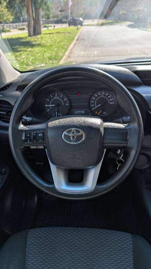 Toyota Hilux — foto 20 de 20