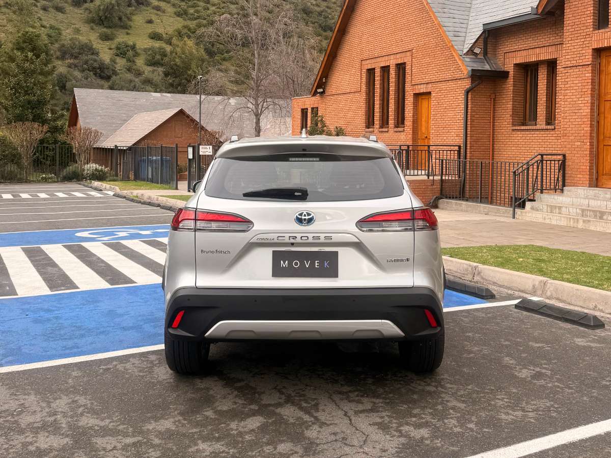 Toyota Corolla Cross — foto 5 de 10