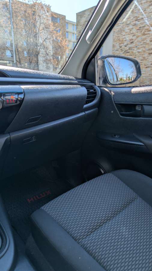 Toyota Hilux — foto 17 de 20