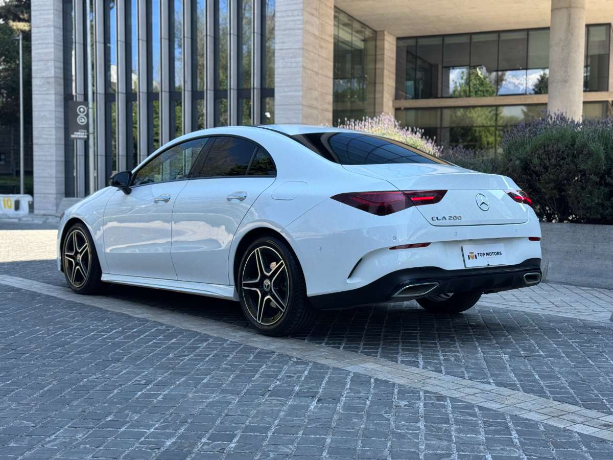 Mercedes-Benz Cla200 — foto 6 de 19