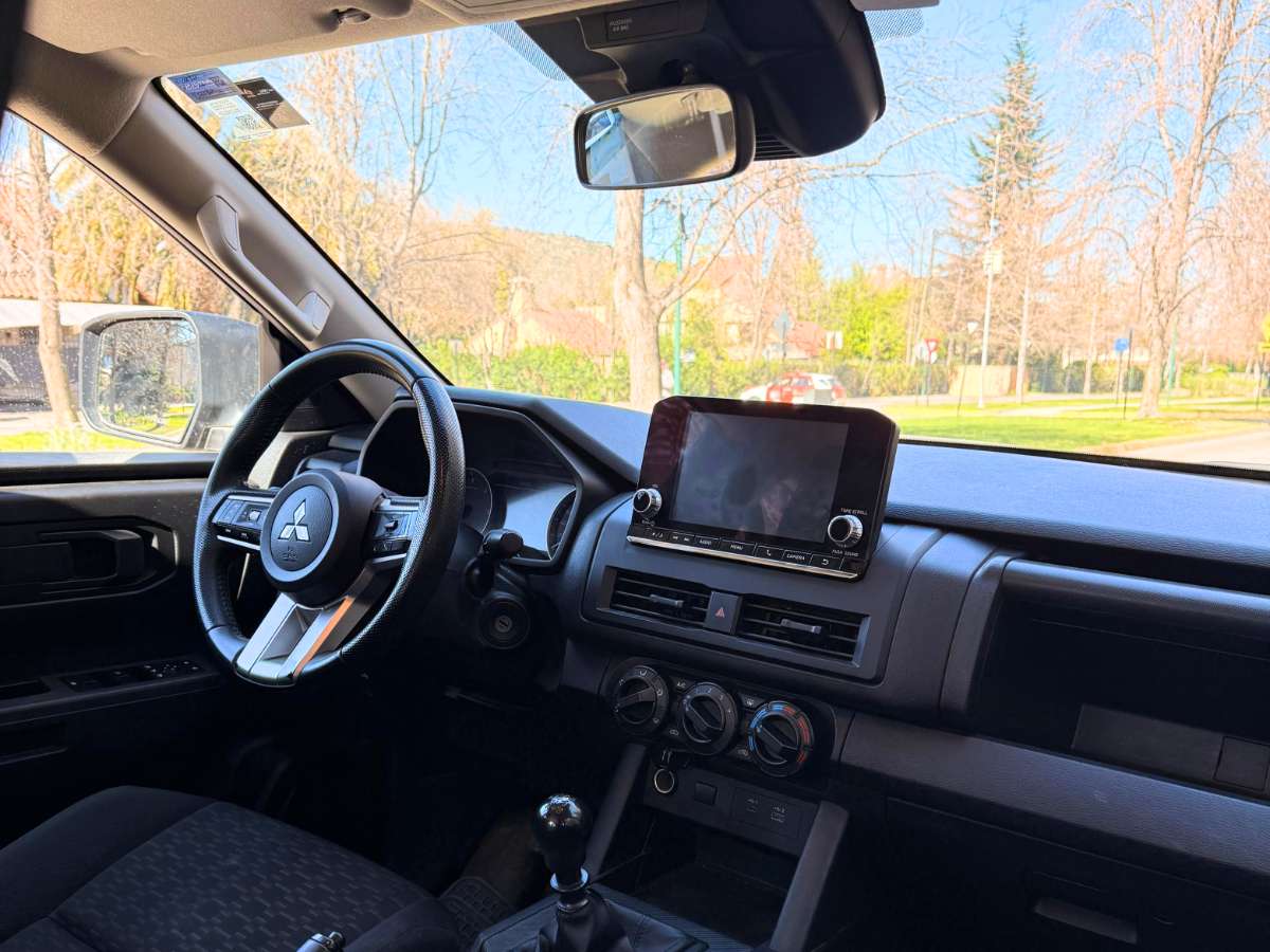 Mitsubishi New L200 — foto 10 de 10