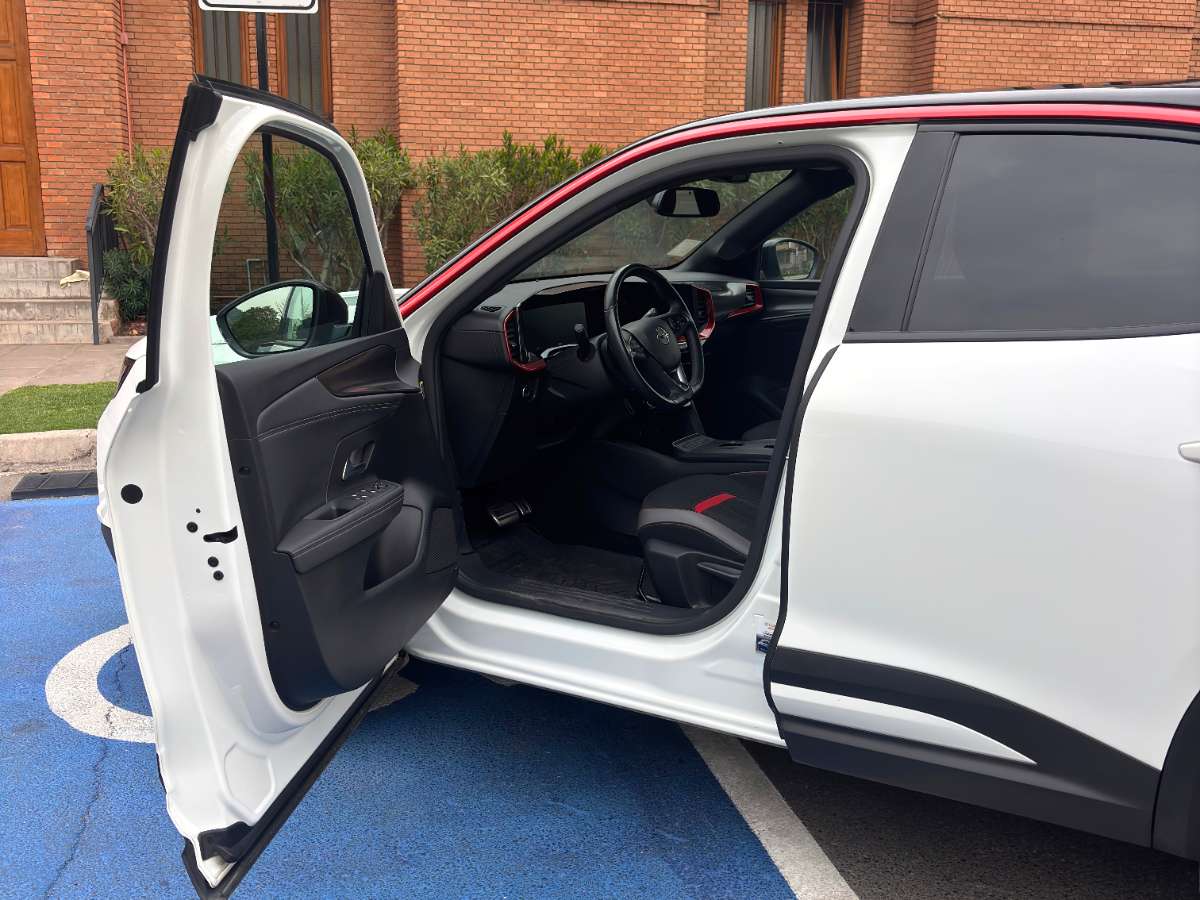 Opel Mokka — foto 7 de 10