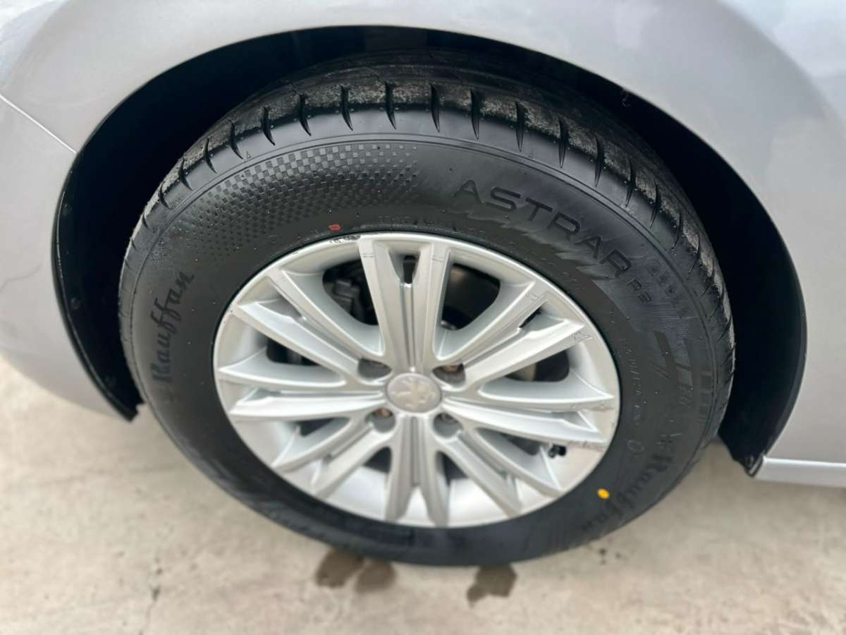 Peugeot 301 Active Vti1.6 Aut — foto 8 de 17