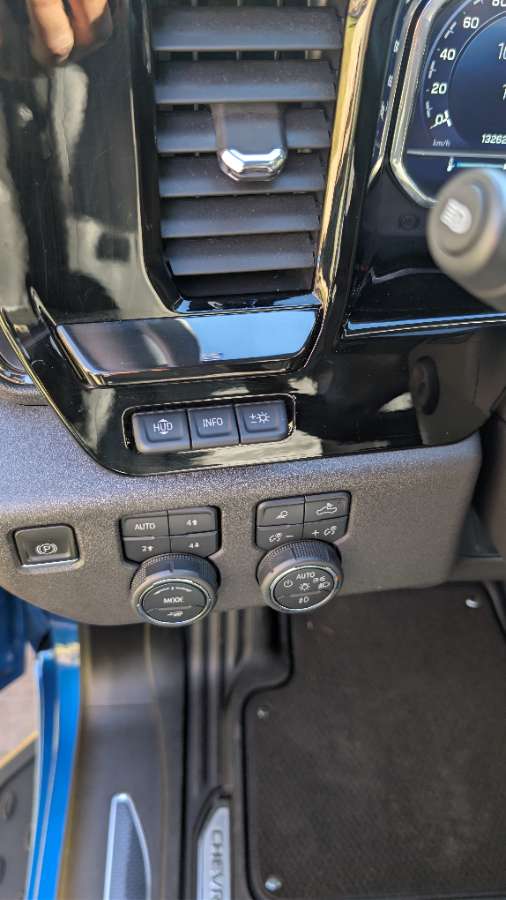 Chevrolet Silverado — foto 26 de 31