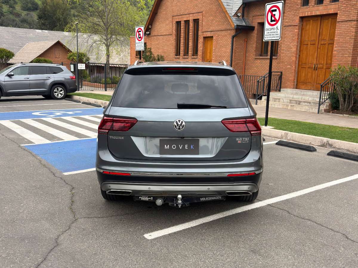 Volkswagen Tiguan — foto 5 de 10