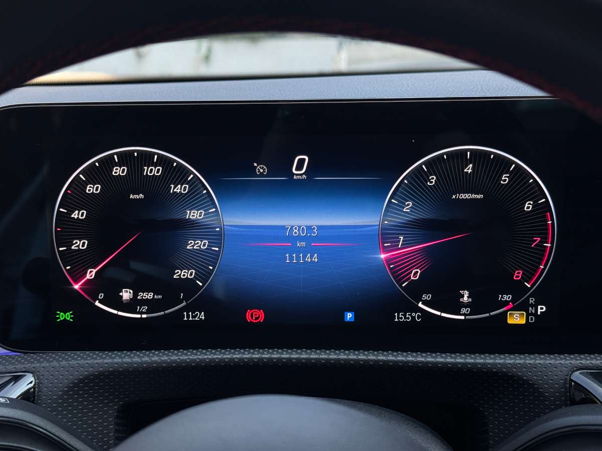 Mercedes-Benz Cla200 — foto 11 de 19