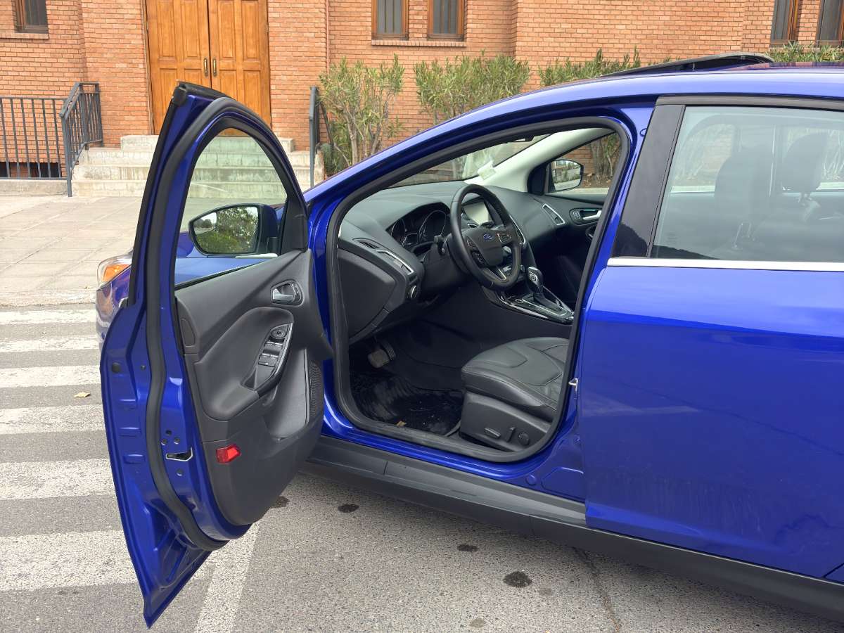 Ford New Focus Titanium 2.0 Aut — foto 7 de 10