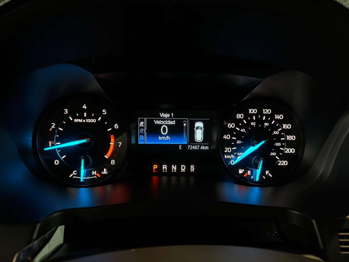Ford Explorer — foto 12 de 21