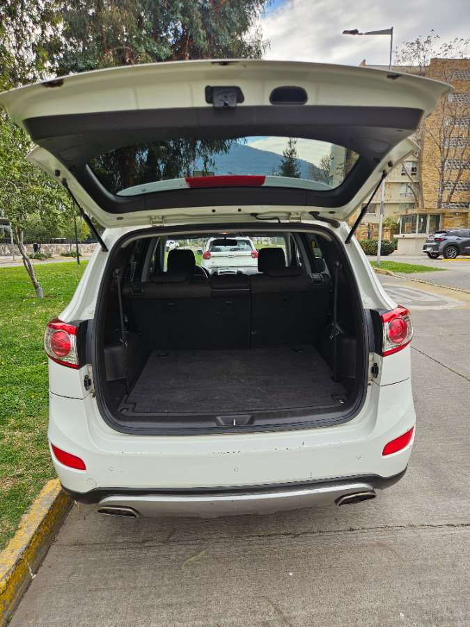 Hyundai Santa Fe — foto 23 de 25