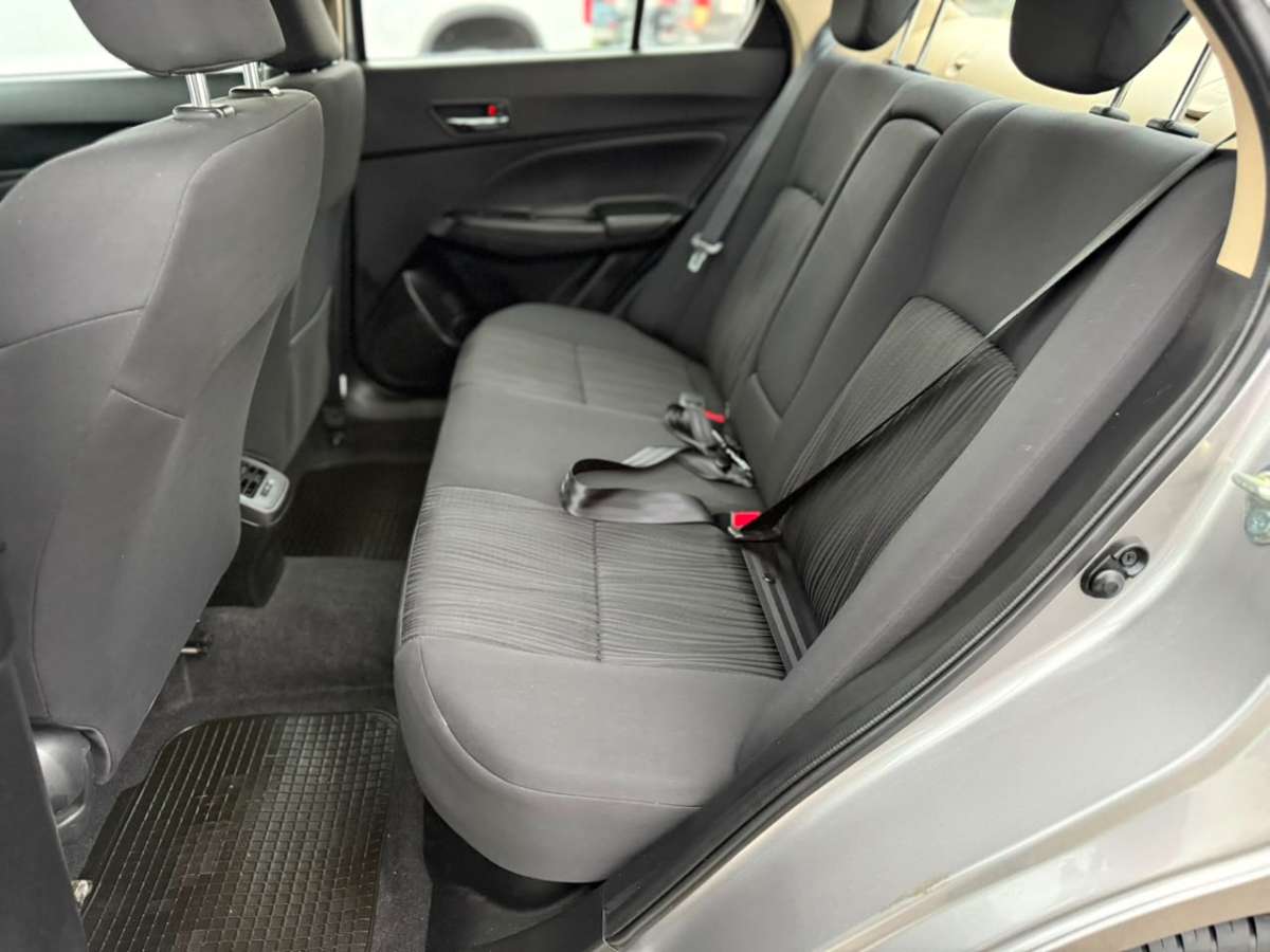 Suzuki Dzire — foto 15 de 17