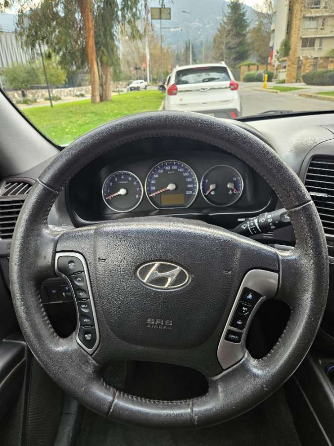 Hyundai Santa Fe — foto 19 de 25