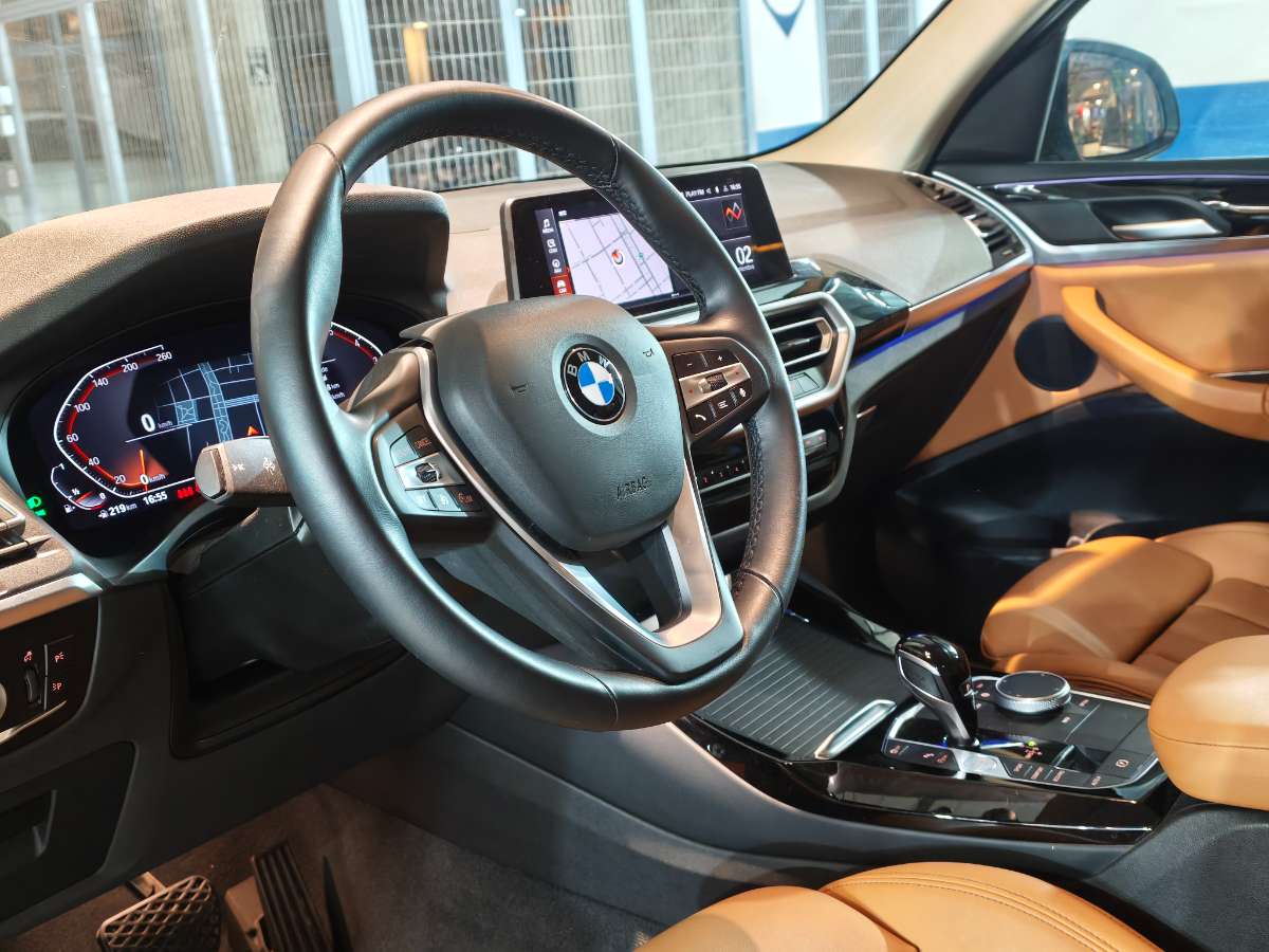 BMW X3 — foto 8 de 20