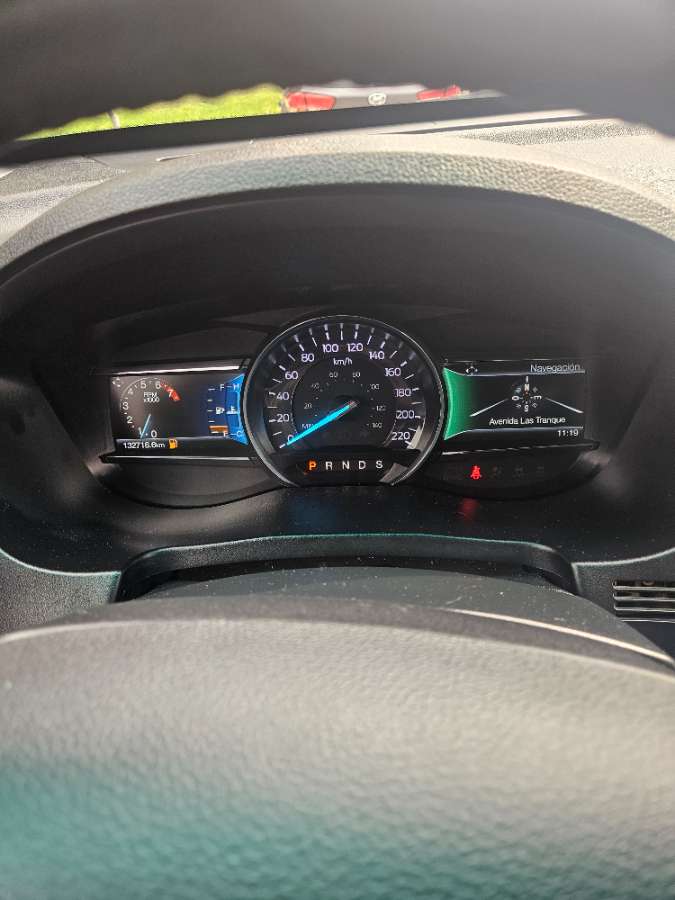 Ford Explorer — foto 14 de 23