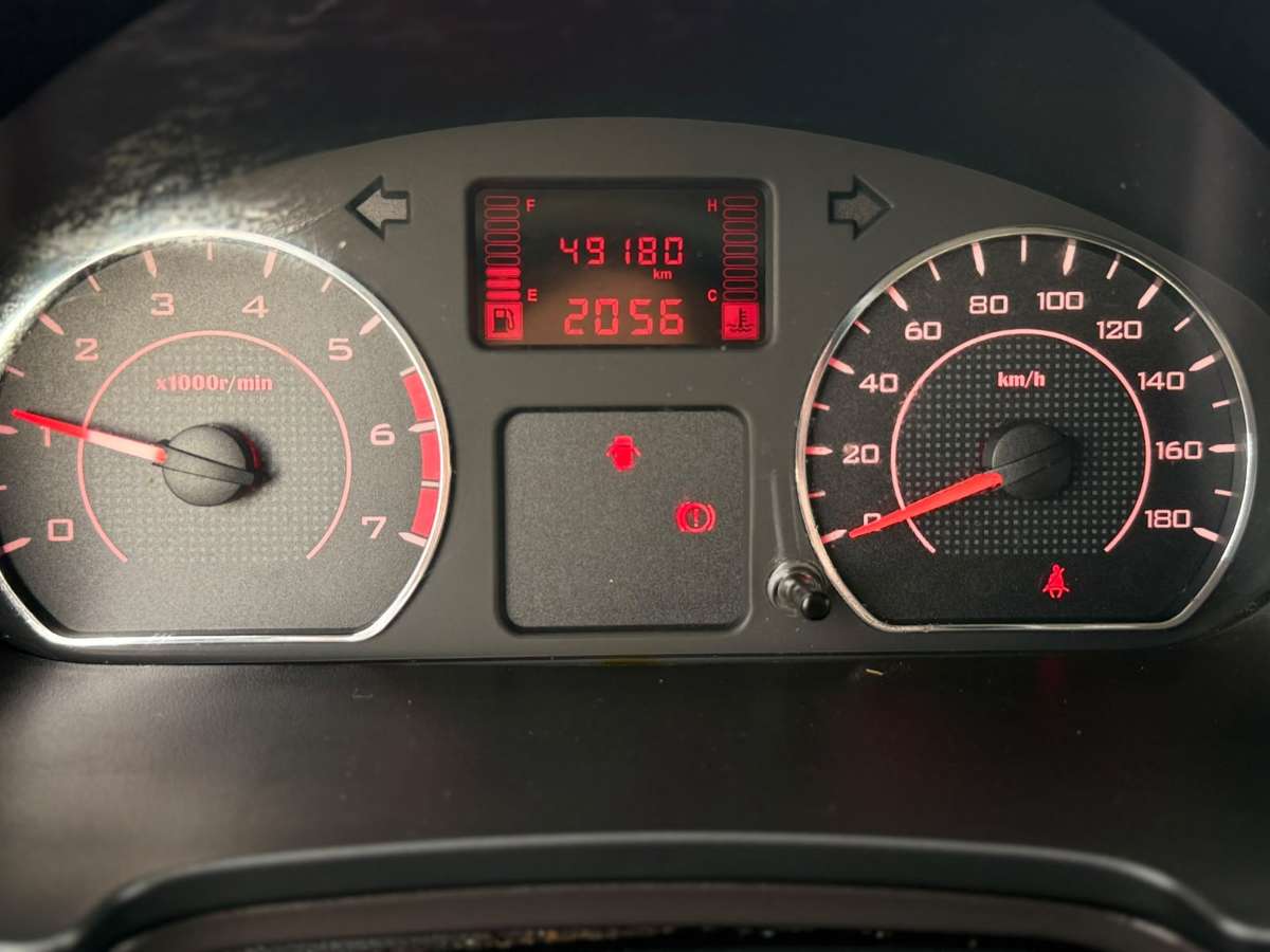 Chevrolet N400 Max — foto 12 de 20