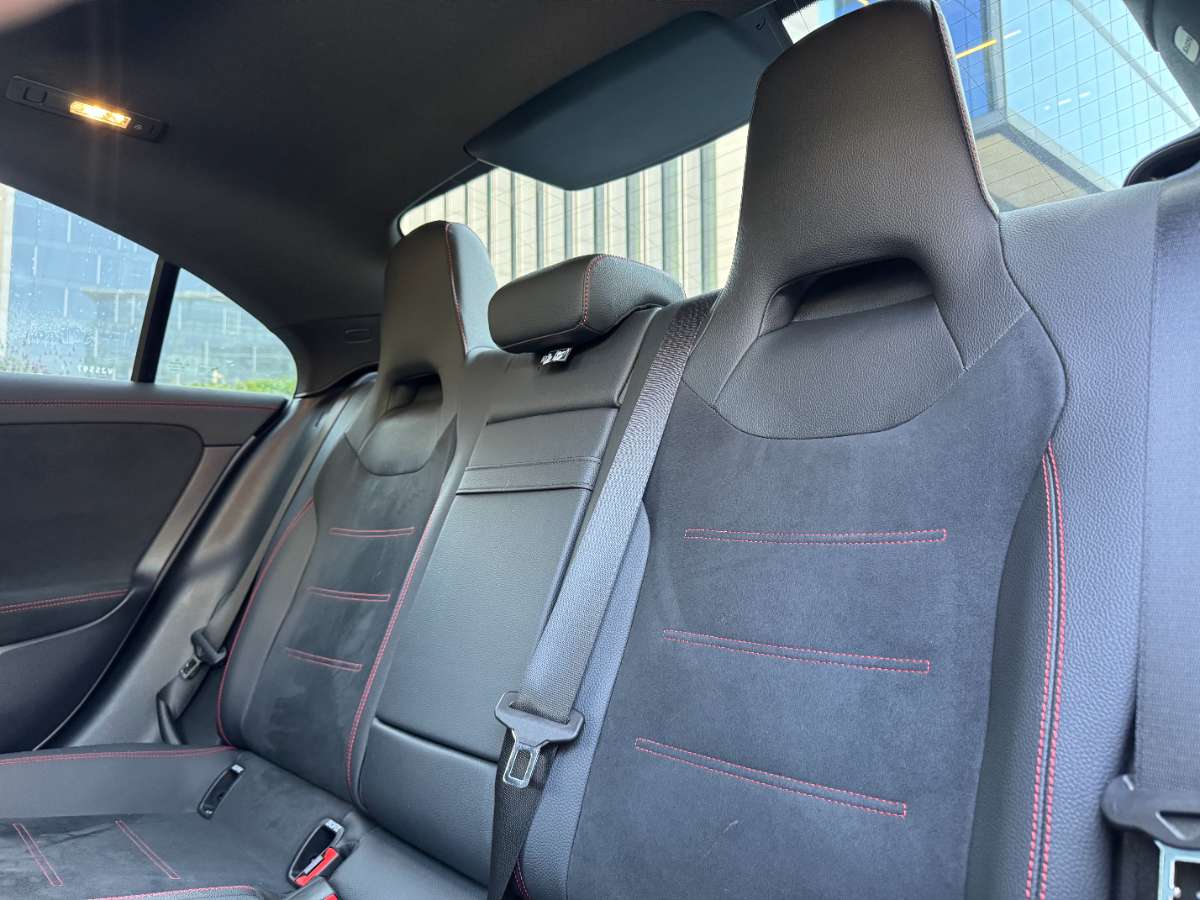 Mercedes-Benz Cla200 — foto 18 de 19