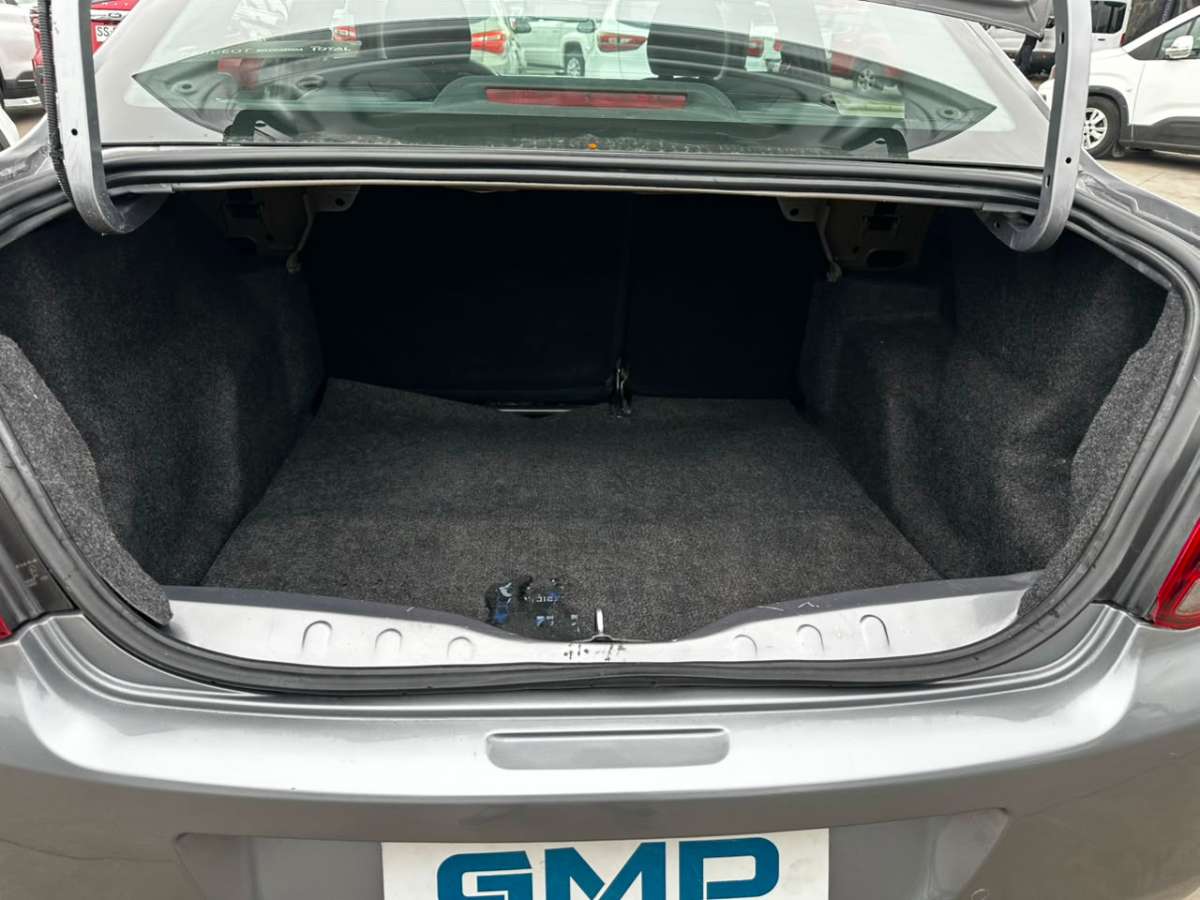 Peugeot 301 Active Vti1.6 Aut — foto 16 de 17