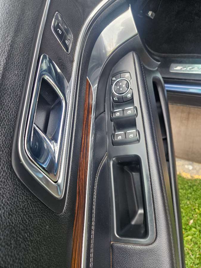 Ford Explorer — foto 12 de 23
