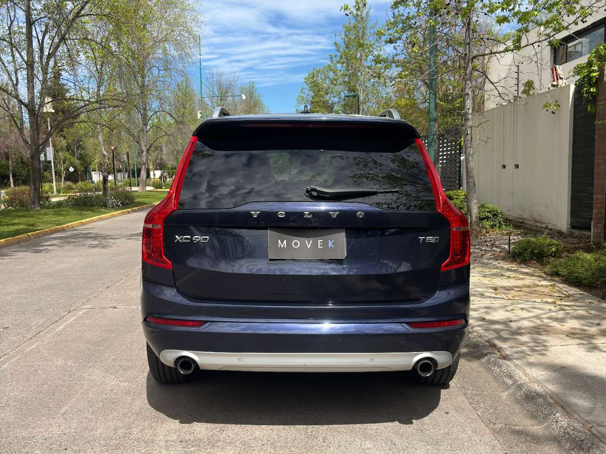 Volvo XC90 — foto 5 de 10