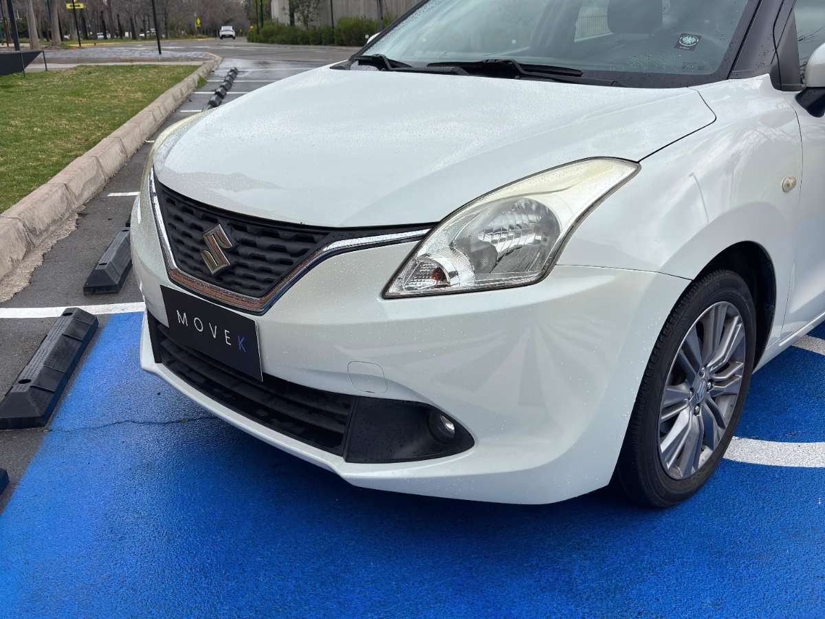 Suzuki Baleno — foto 2 de 10