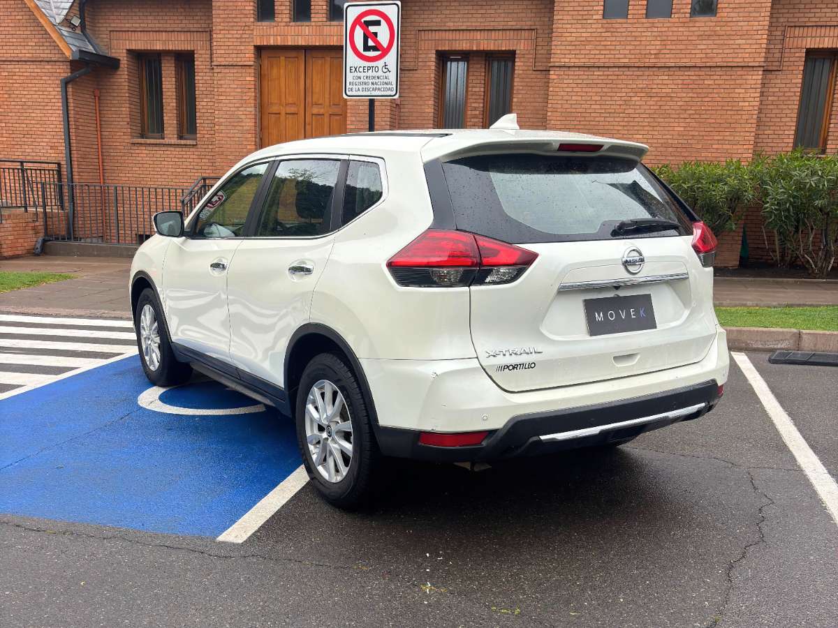 Nissan X-Trail — foto 6 de 10