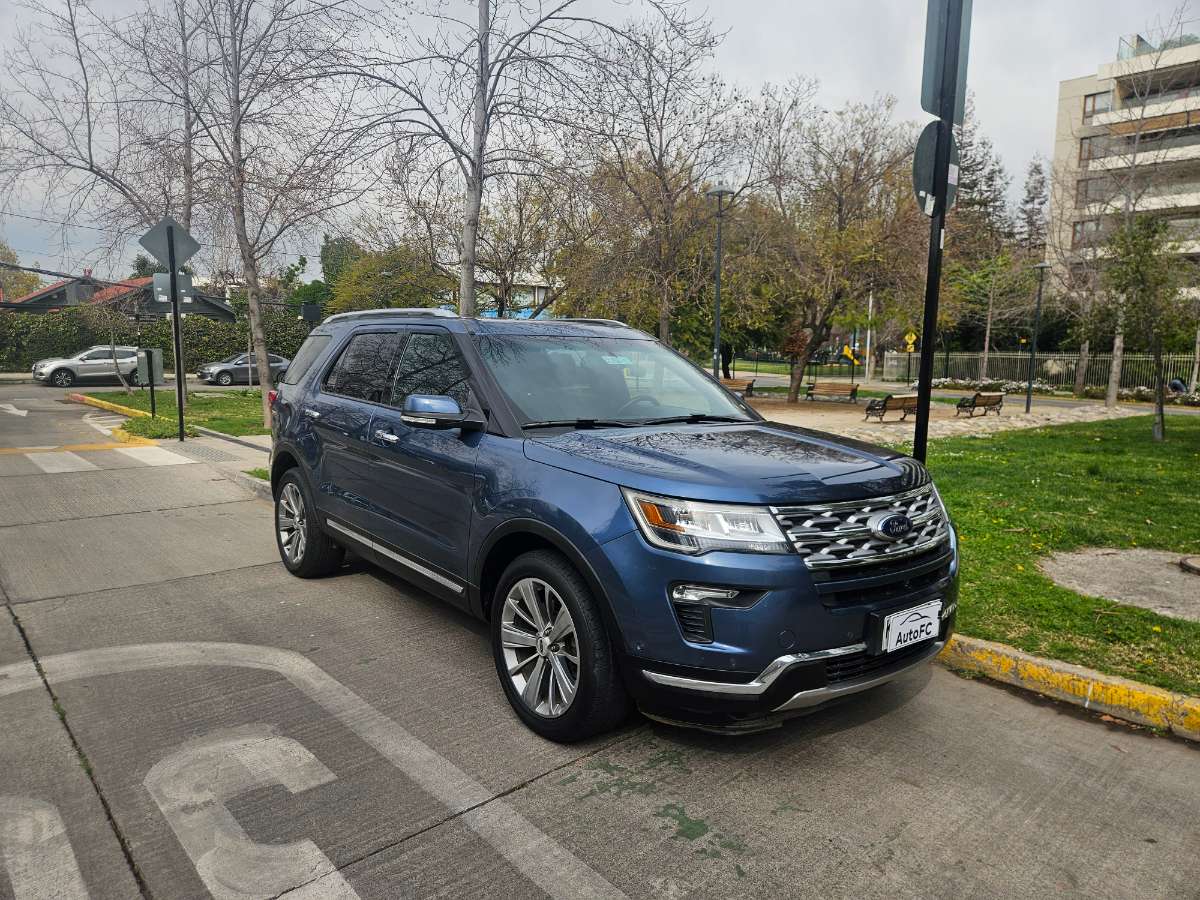 Ford Explorer — foto 3 de 23