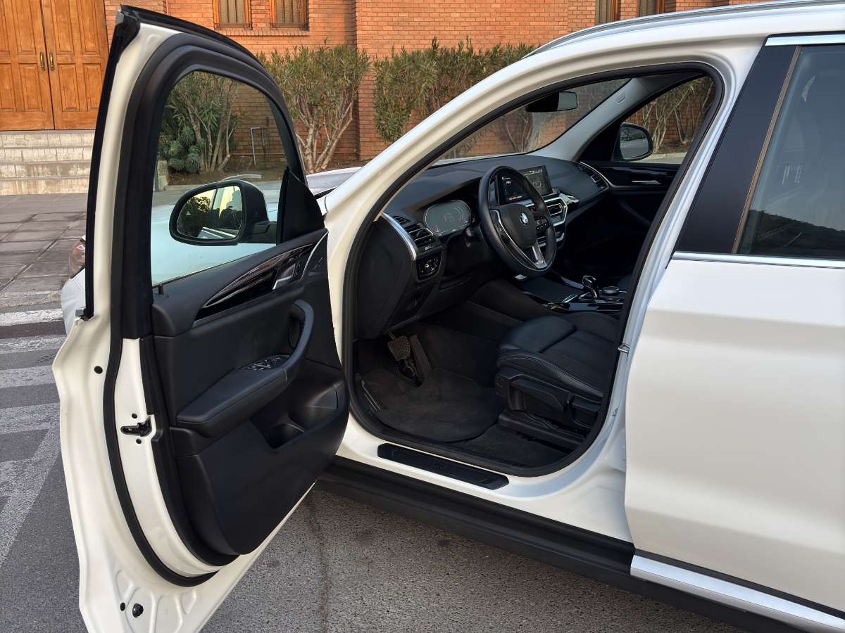 BMW X3 — foto 8 de 11